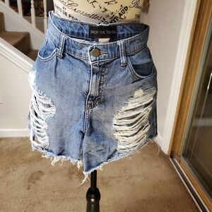 SHOP the Trends distressed jean shorts sz 10